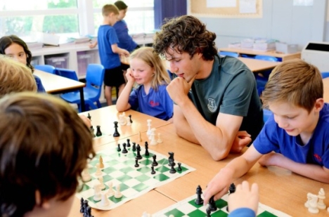 Everton player with Oldfield Primary Children